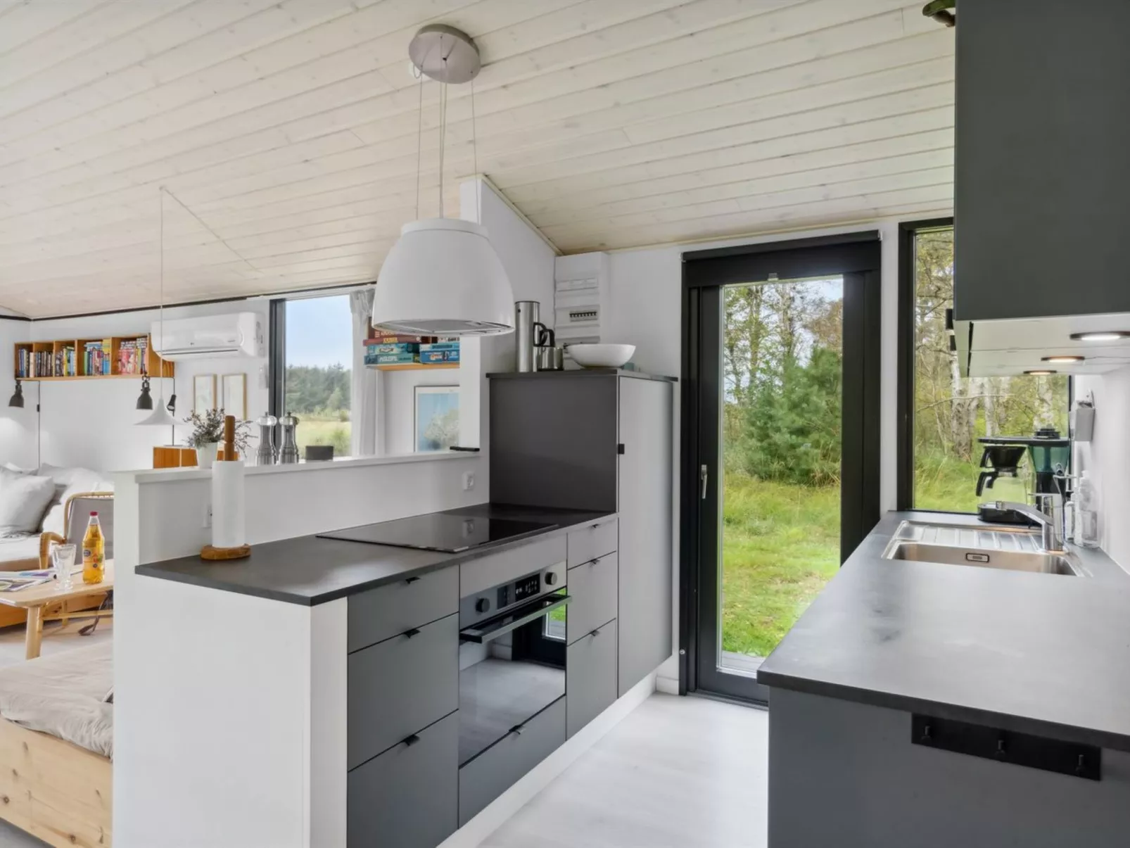 "Shayene" - 2.5km from the sea-Binnen