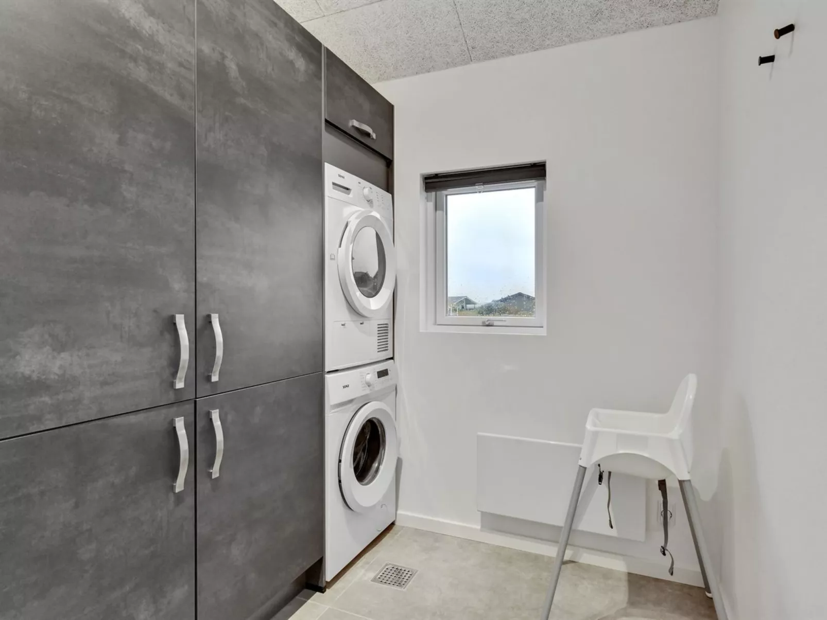 "Tola" - 450m from the sea-Binnen