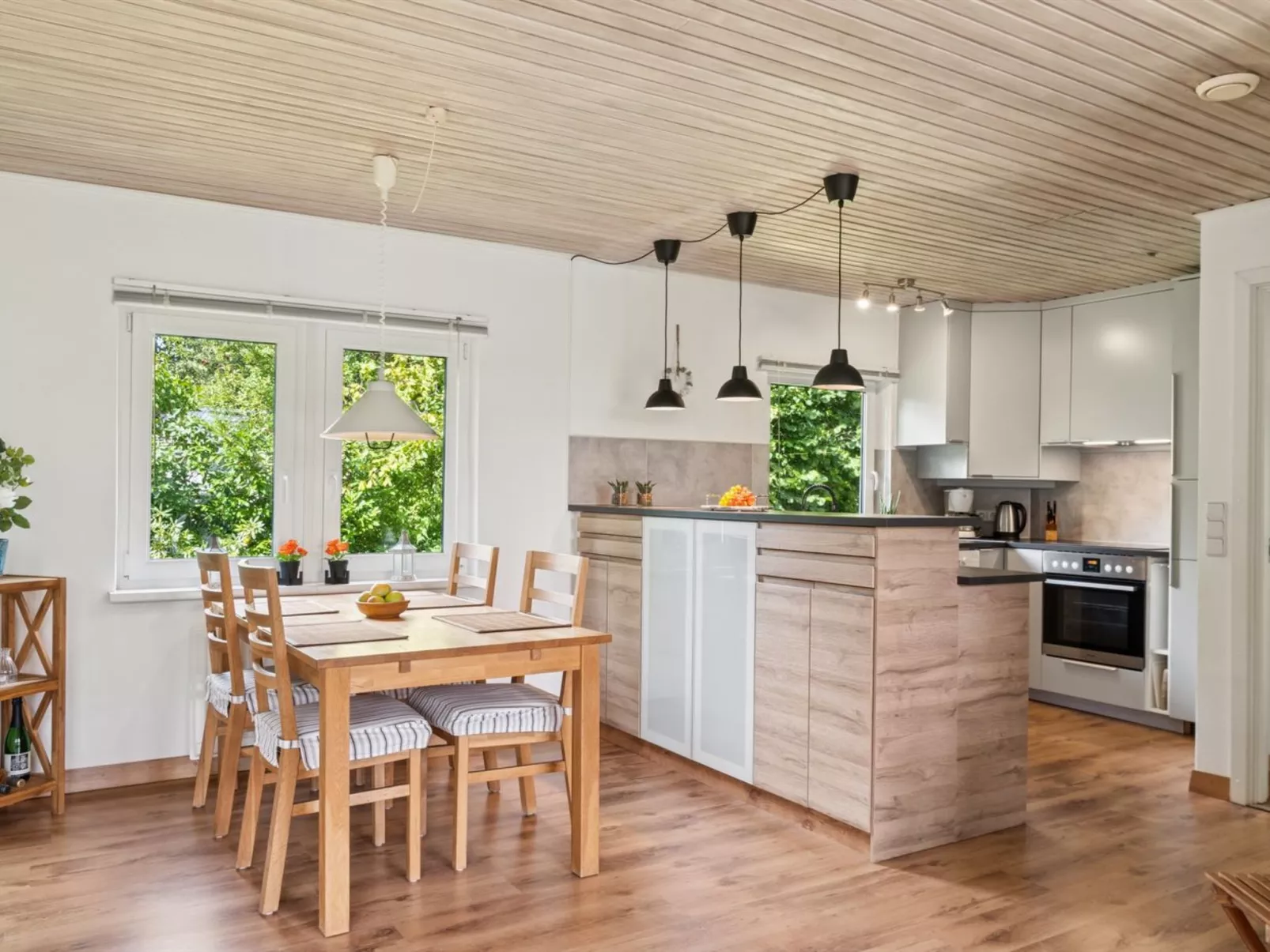 "Merit" - 800m from the sea-Binnen