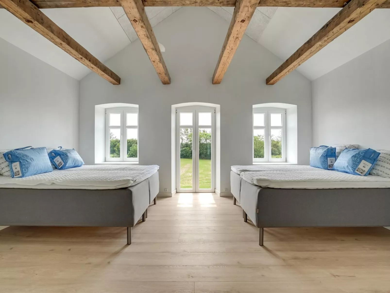 "Niki" - 15km from the sea-Binnen