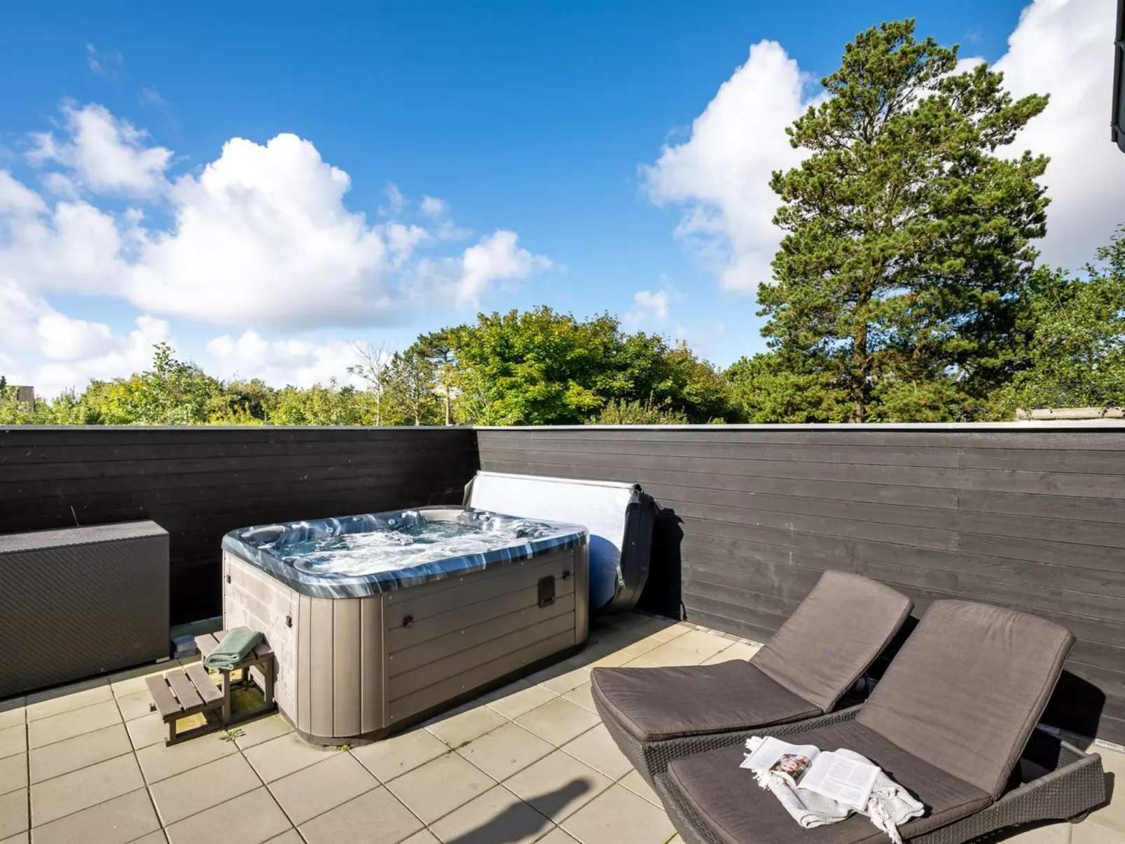 "Tinella" - 250m to the fjord-Buiten