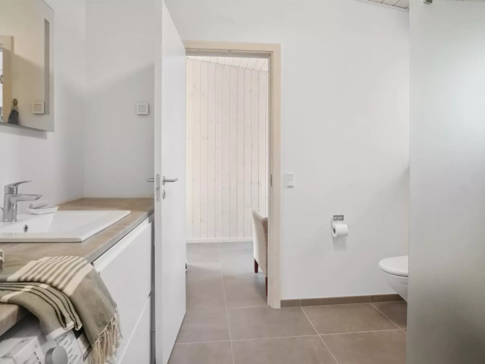 "Toska" - 100m to the fjord-Binnen