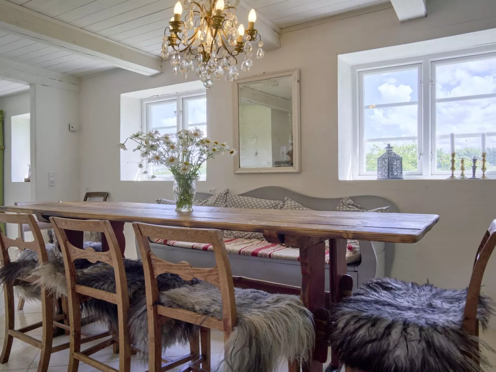 "Merrit" - 250m from the sea-Binnen