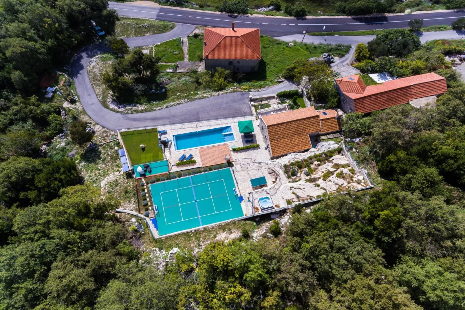 Villa Falcon Rook - Four-Bedroom Villa with Terrace and Swimming Pool-Uitzicht