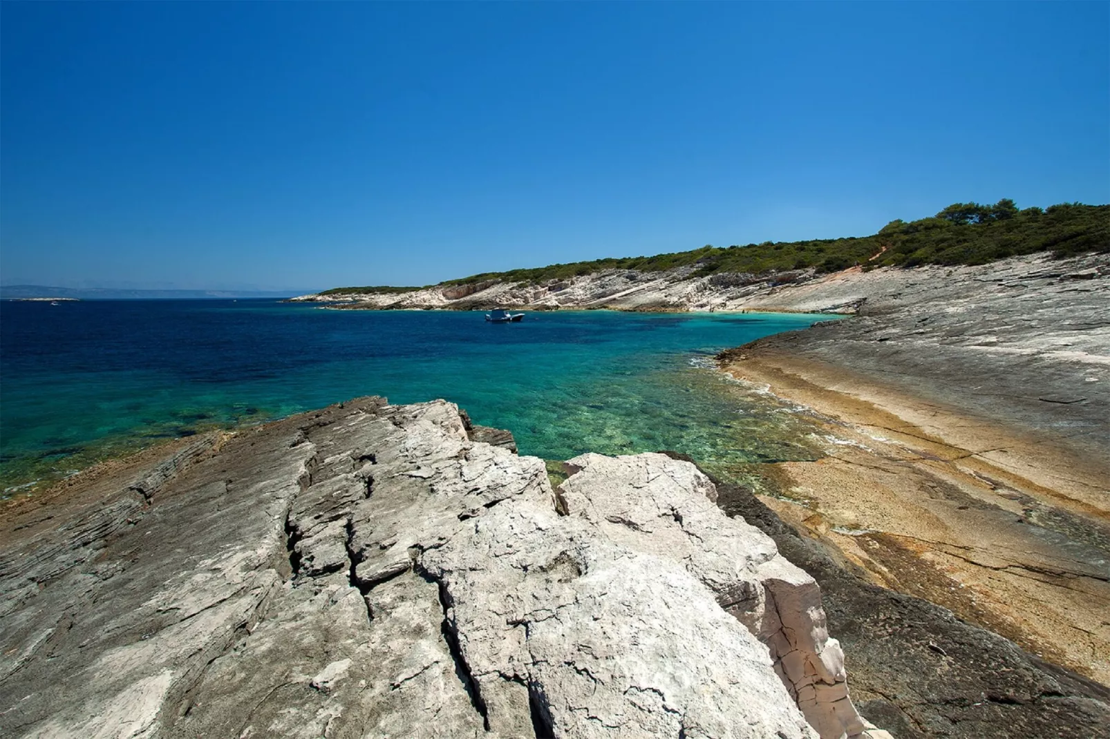 Stone House Harmony -Studio Apartment with Patio and Garden View ( 2 )-Uitzicht