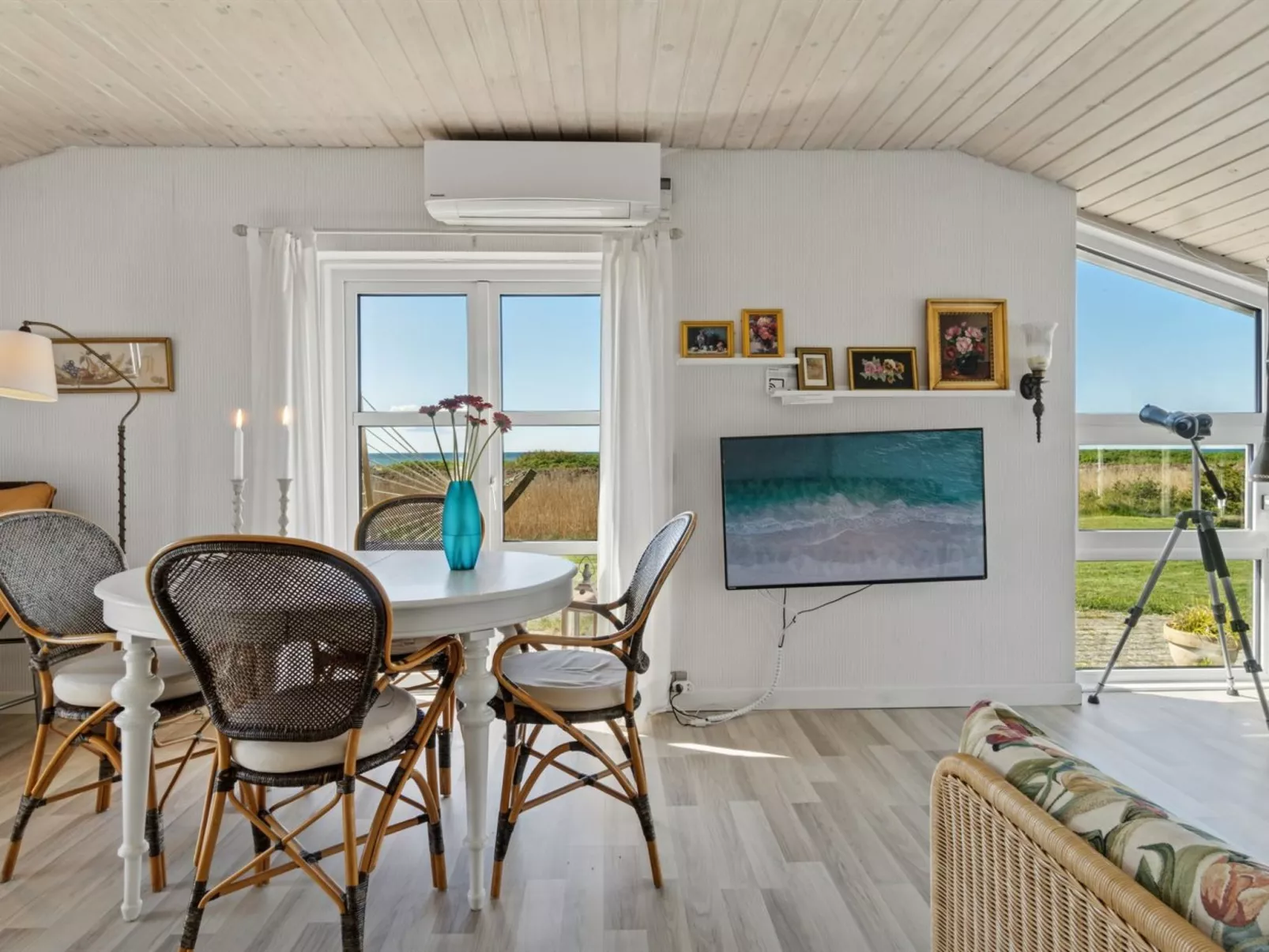 "Hening" - 50m from the sea-Binnen