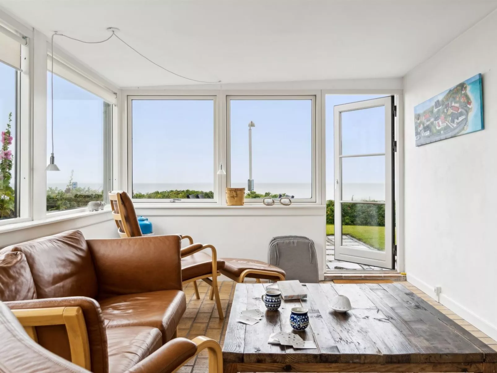 "Susan" - 20m from the sea-Binnen