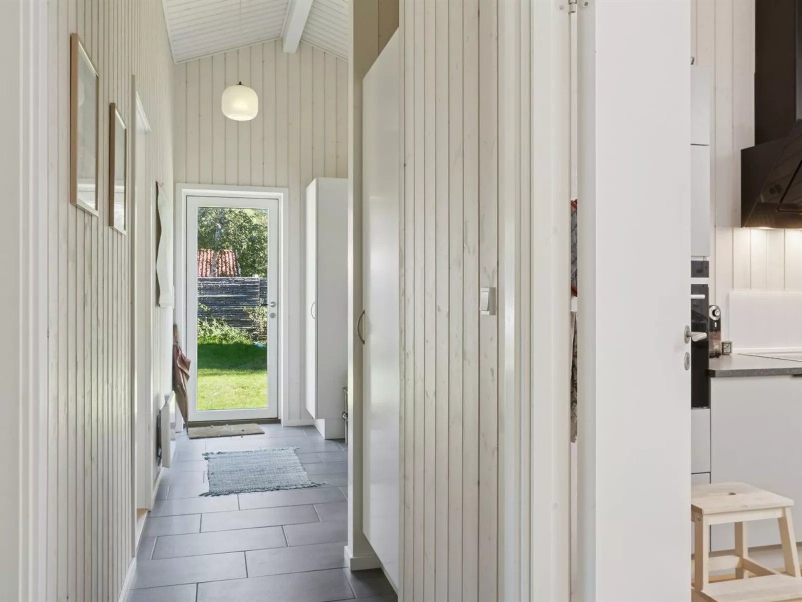 "Ovine" - 1.2km to the fjord-Binnen