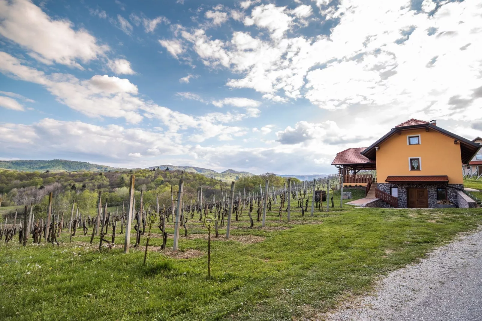 Golden Horizon Holiday Home with Terrace and Garden - One Bedroom Holiday Home with Terrace and Garden-Buitenlucht