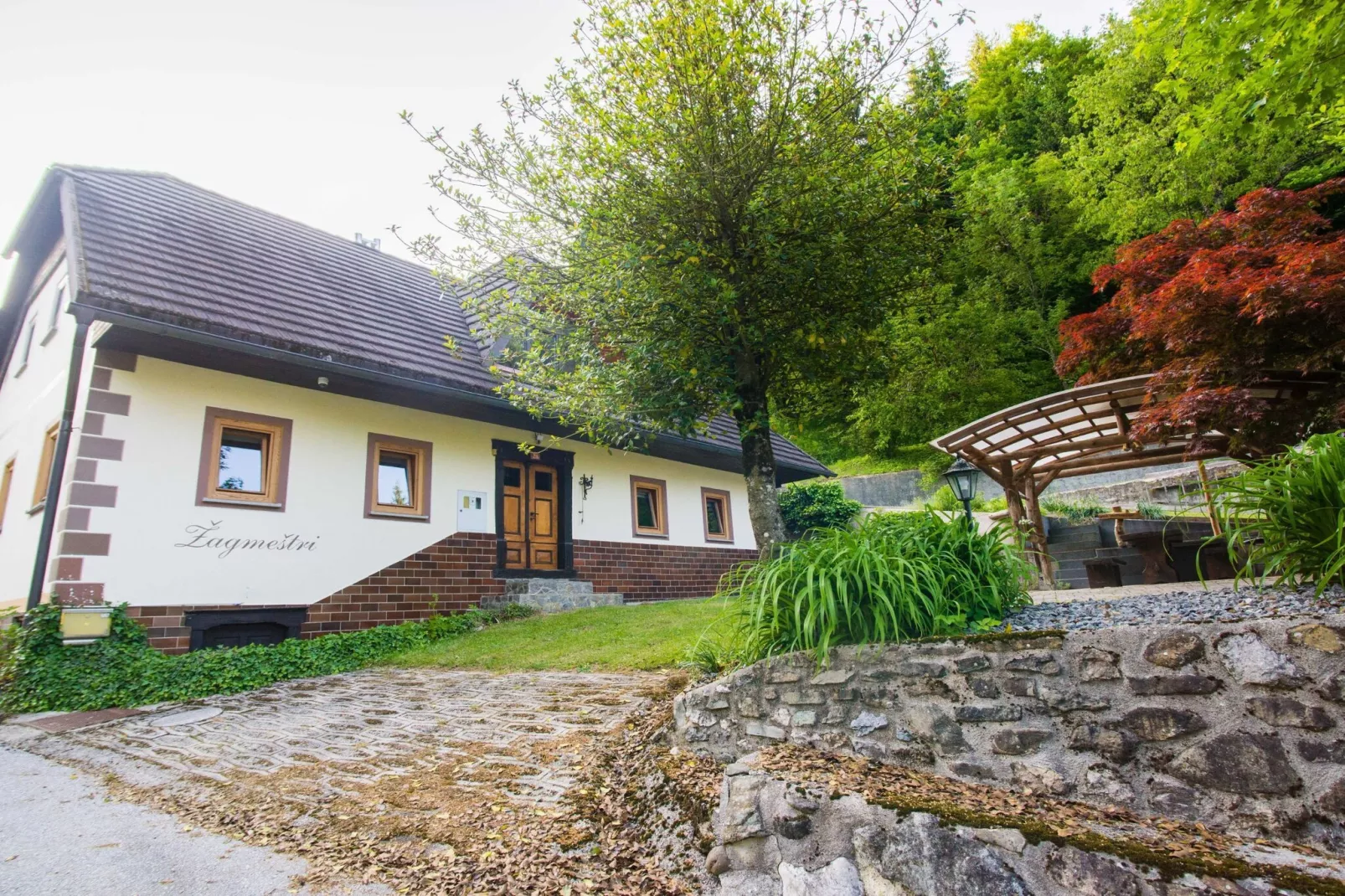 Rustic Authentic Holiday Home with Terrace and Wood Stove - Three Bedroom Holiday Home with Terrace-Buitenlucht