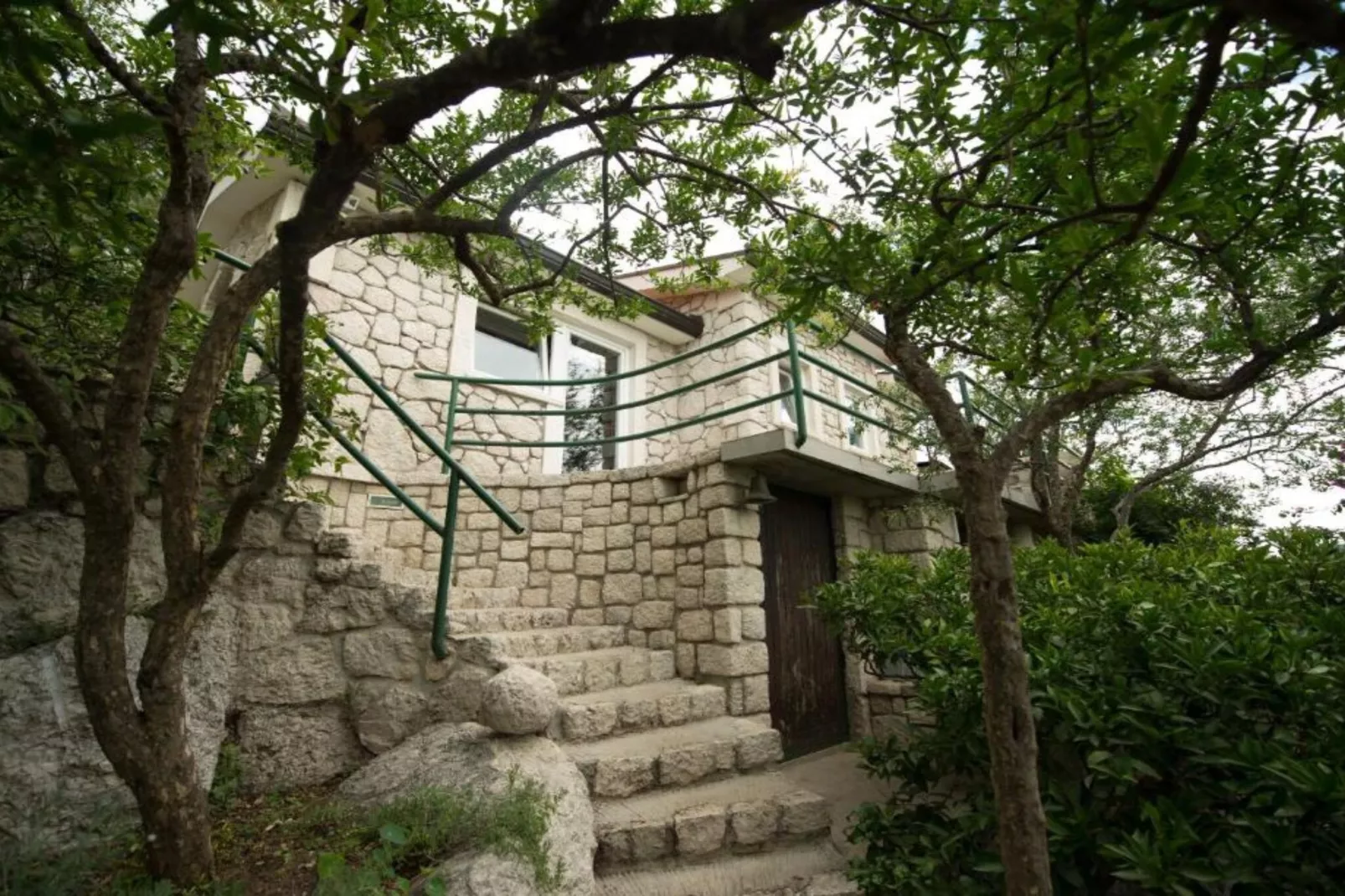 Two-Bedroom Apartment With Lake View-Buitenlucht