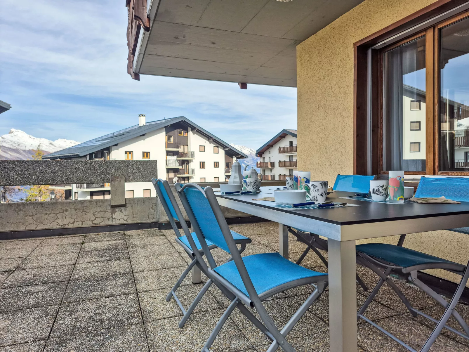 Ambassador 2/1-Buiten