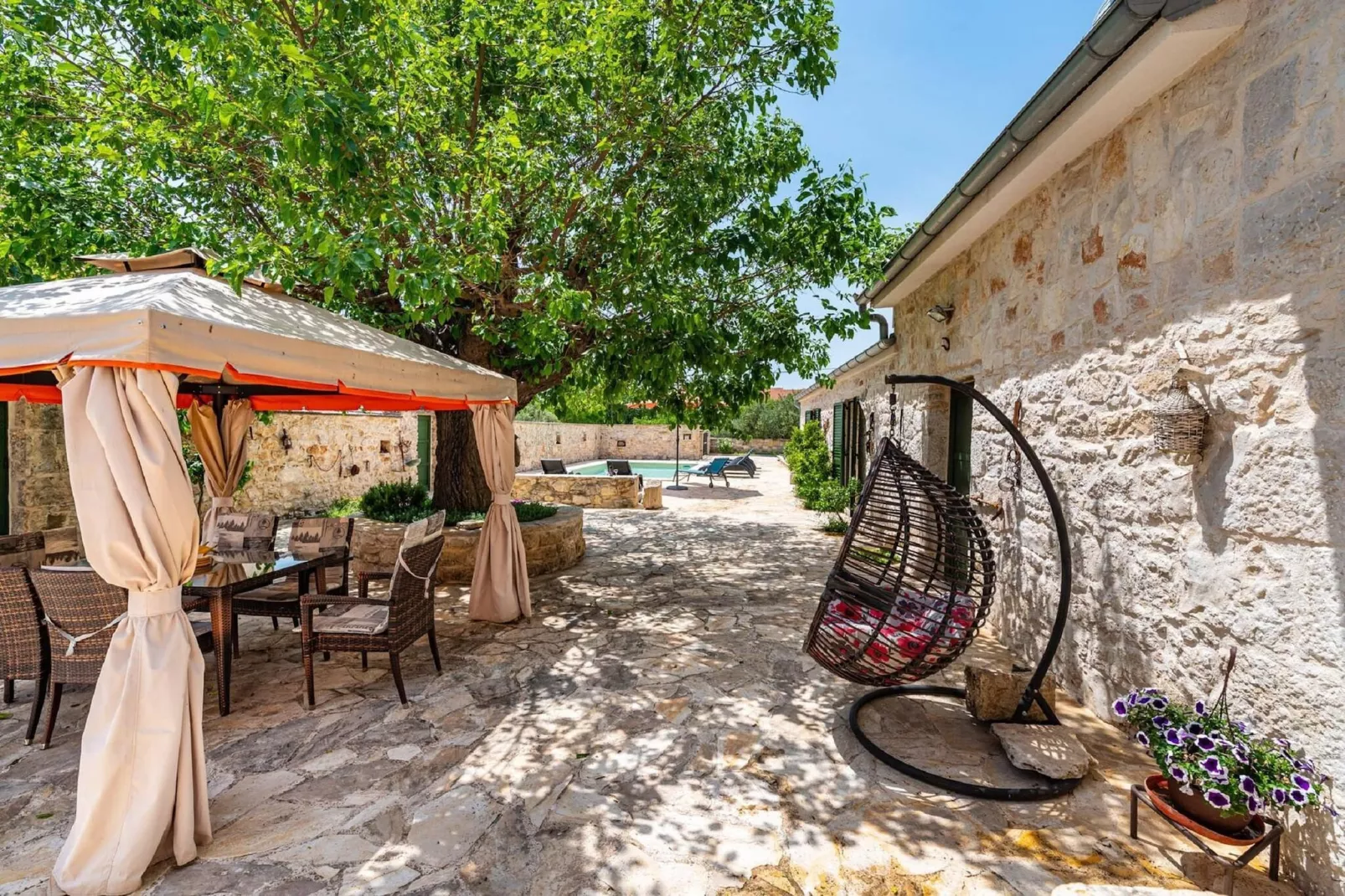 Authentic Villa Zvonko-Tuinen zomer