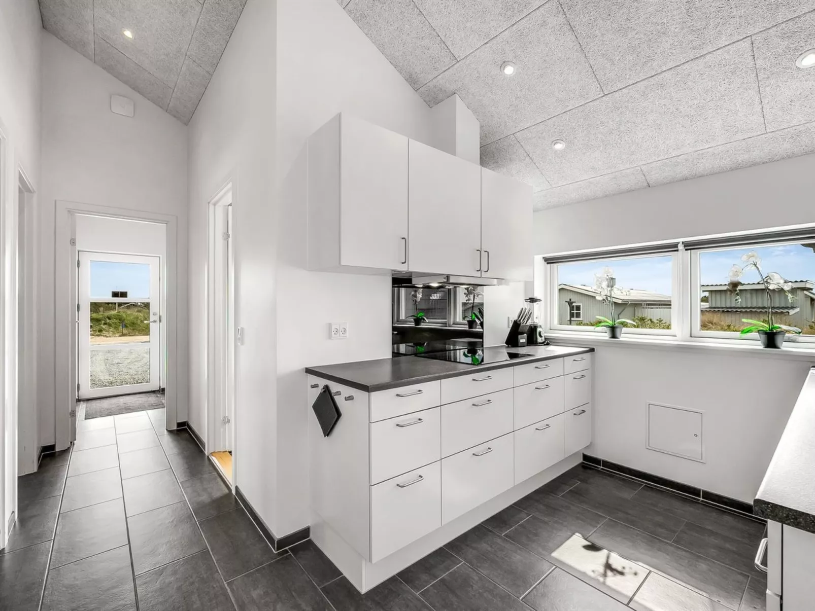 "Ennie" -  from the sea-Binnen