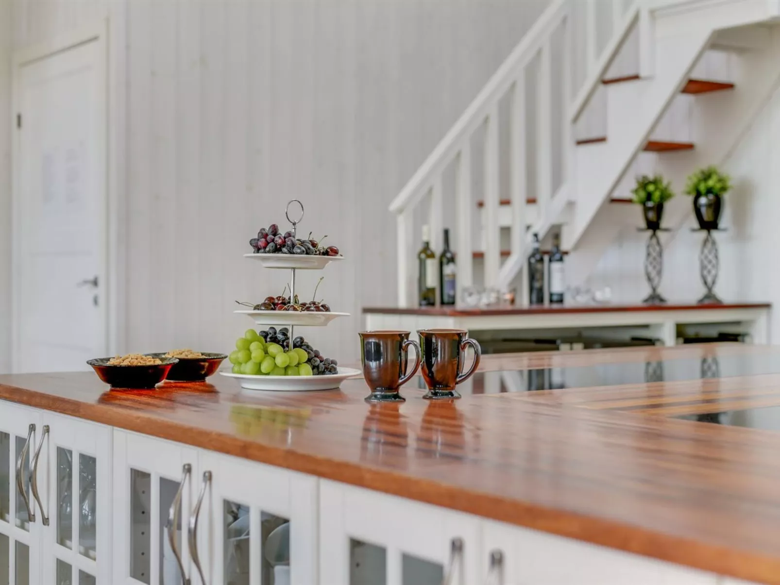 "Emelita" - 900m from the sea-Binnen