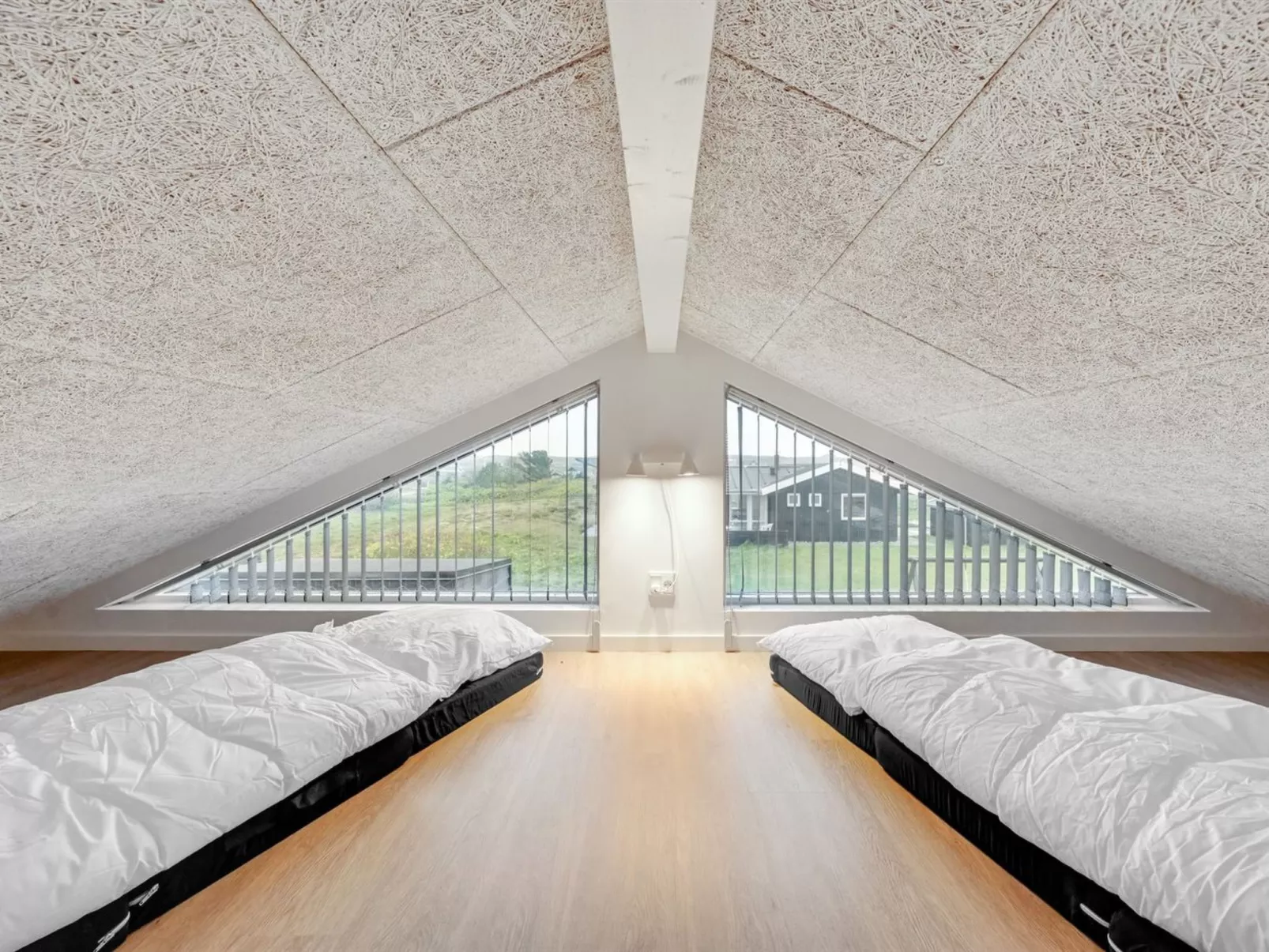 "Tola" - 450m from the sea-Binnen