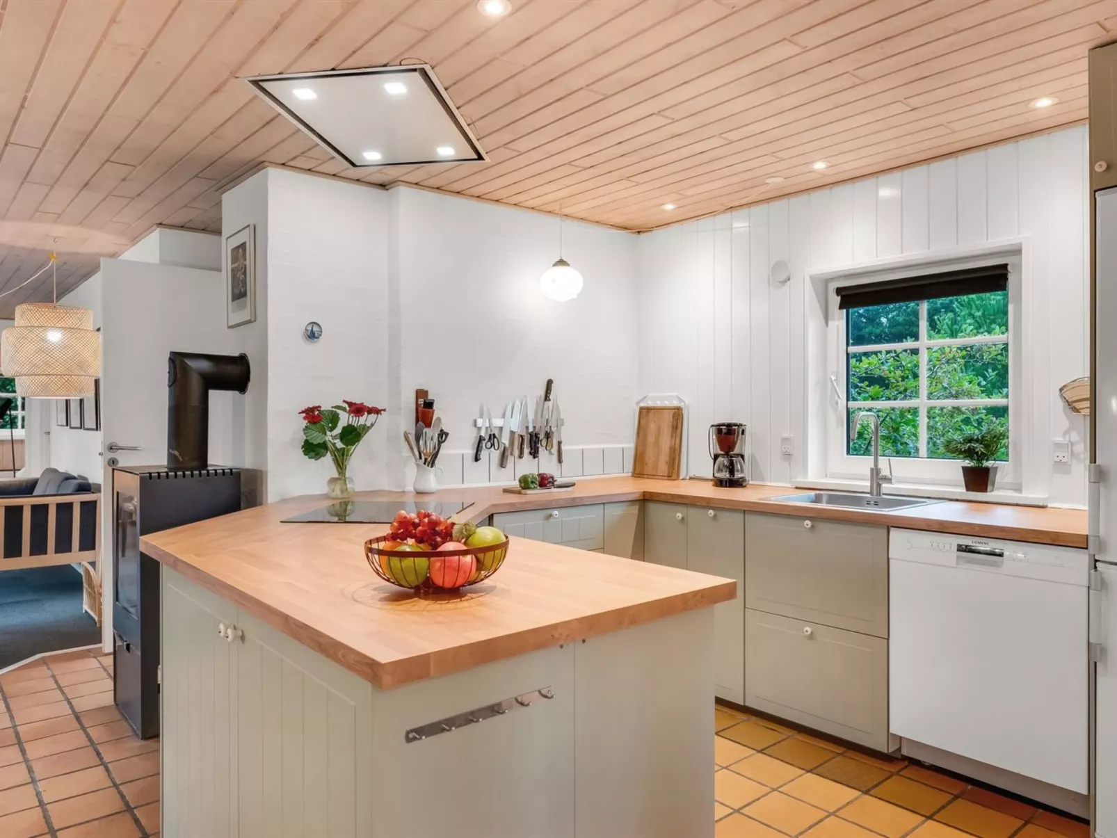 "Iliana" - 1km from the sea-Binnen