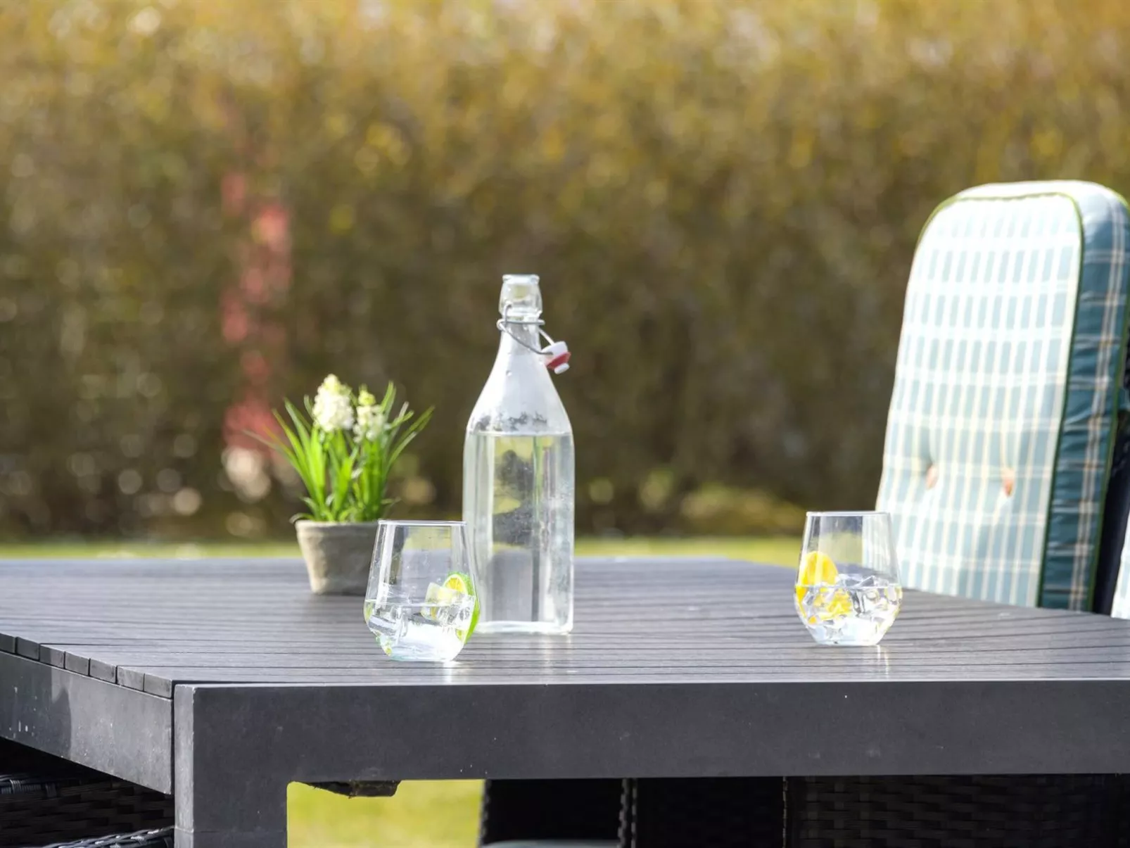 "Benita" - 400m to the fjord-Buiten