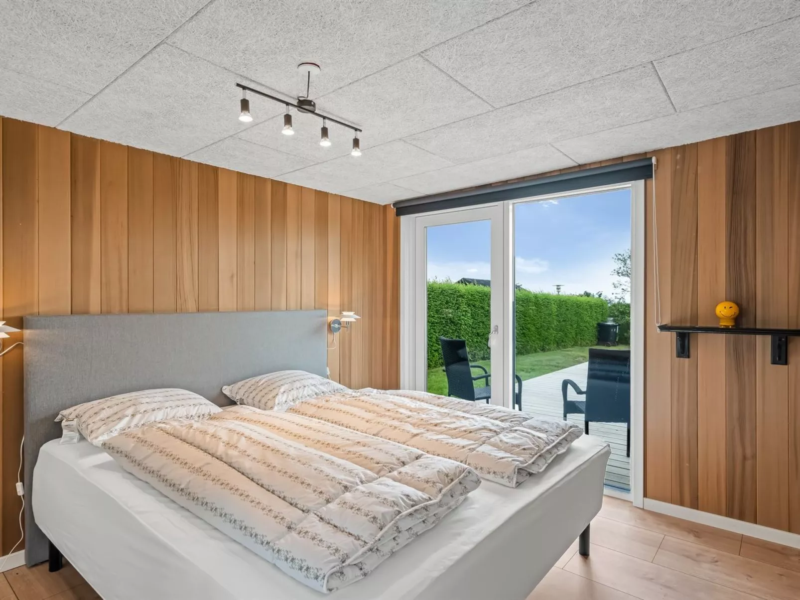 "Tonna" -  from the sea-Binnen