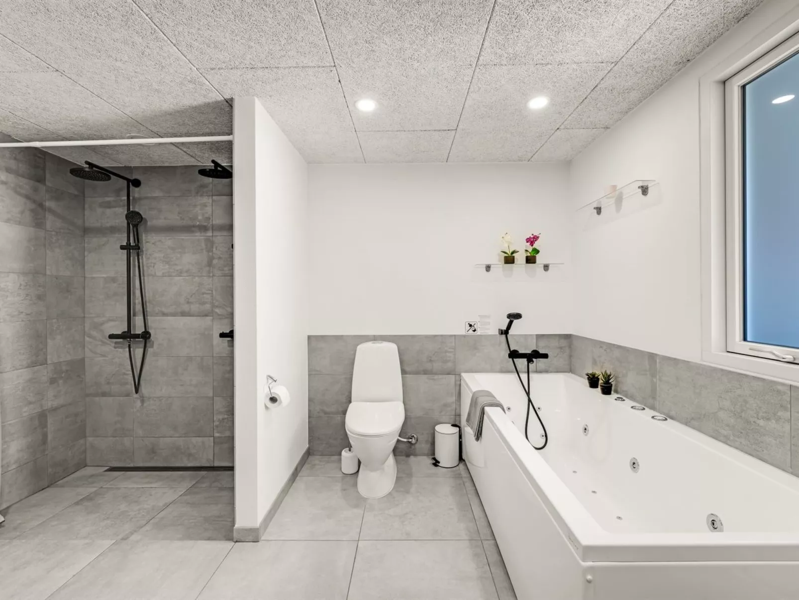 "Germund" - 770m from the sea-Binnen