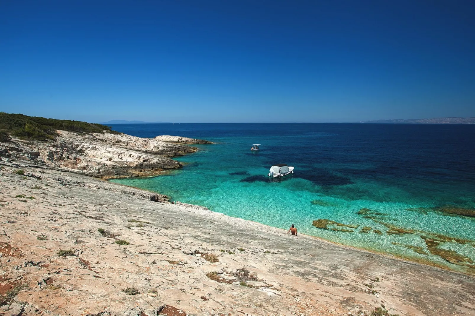 Stone House Harmony -Studio Apartment with Patio and Garden View ( 2 )-Uitzicht