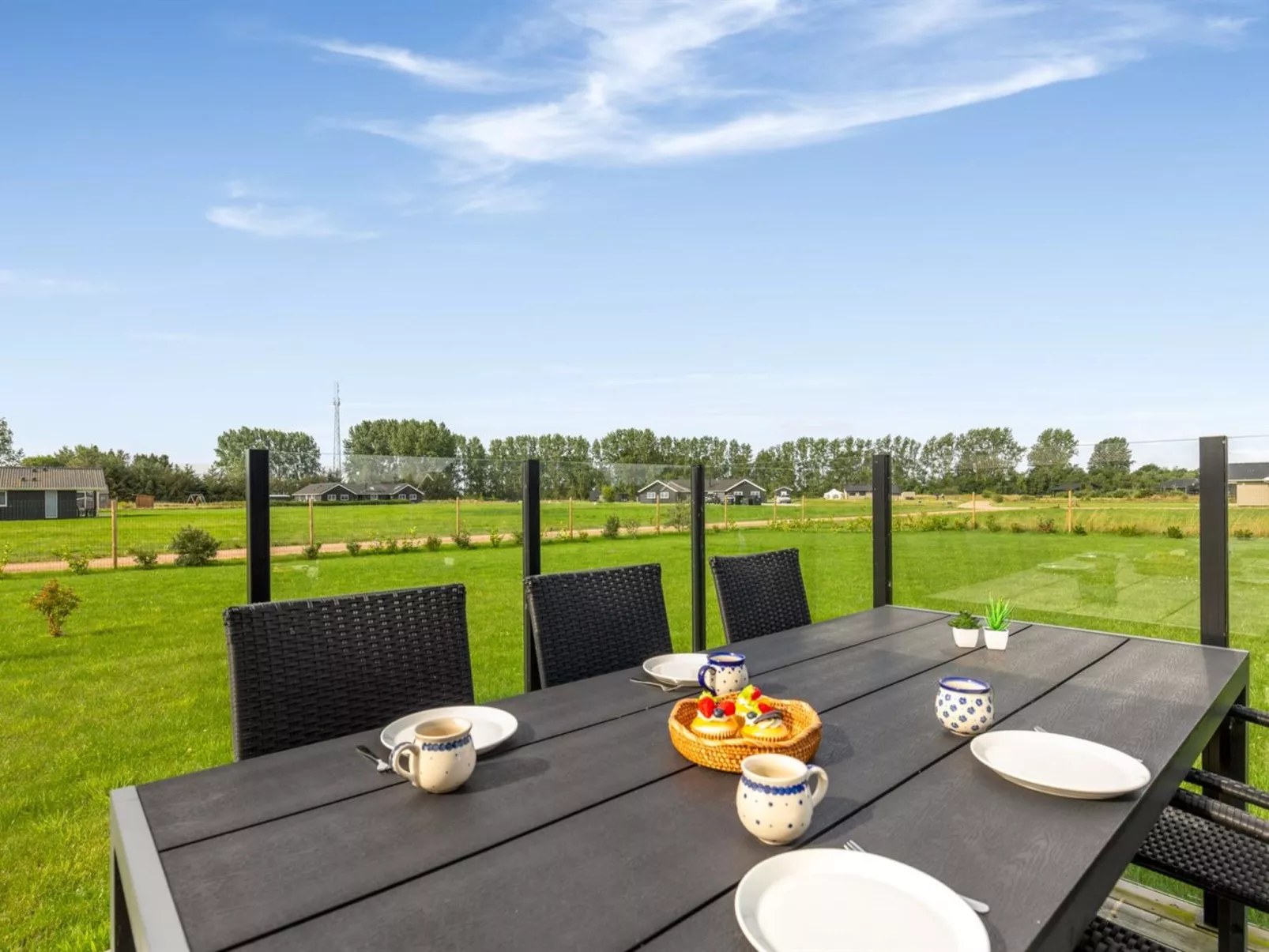 "Hellevi" - 900m from the sea-Buiten