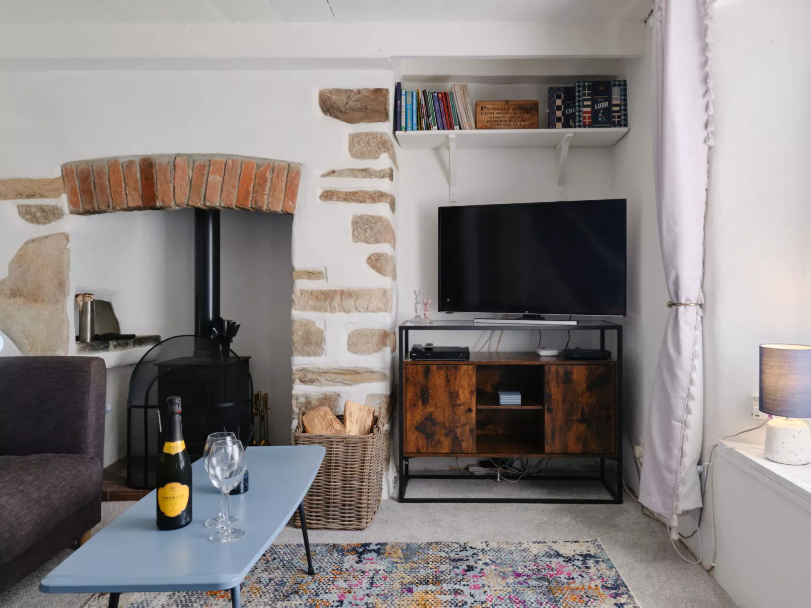 Primrose Cottage-Binnen