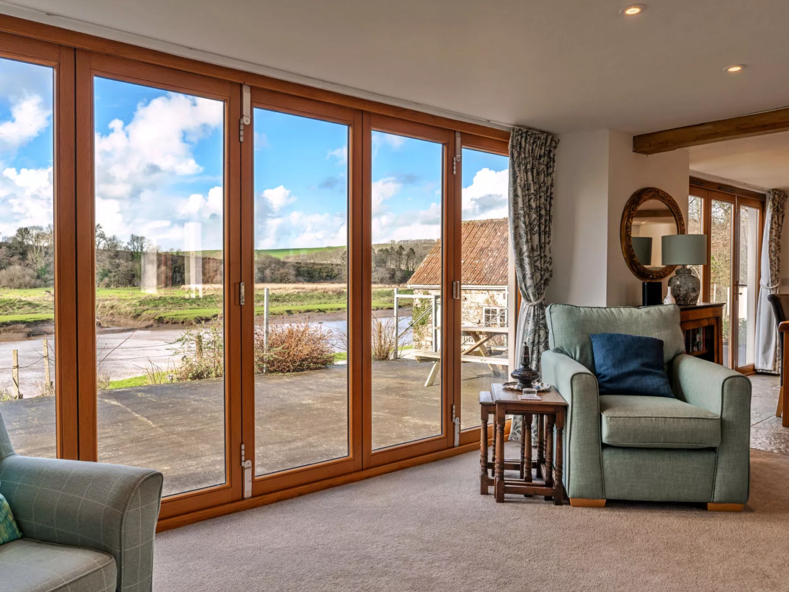 Lower Netherdowns-Binnen