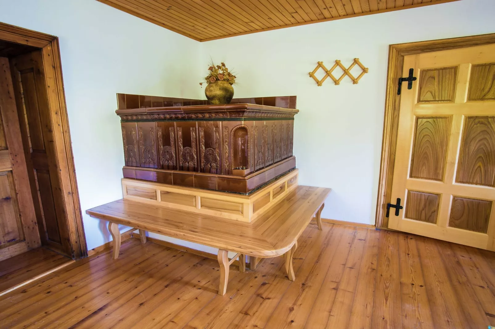 Rustic Authentic Holiday Home with Terrace and Wood Stove - Three Bedroom Holiday Home with Terrace-Binnen