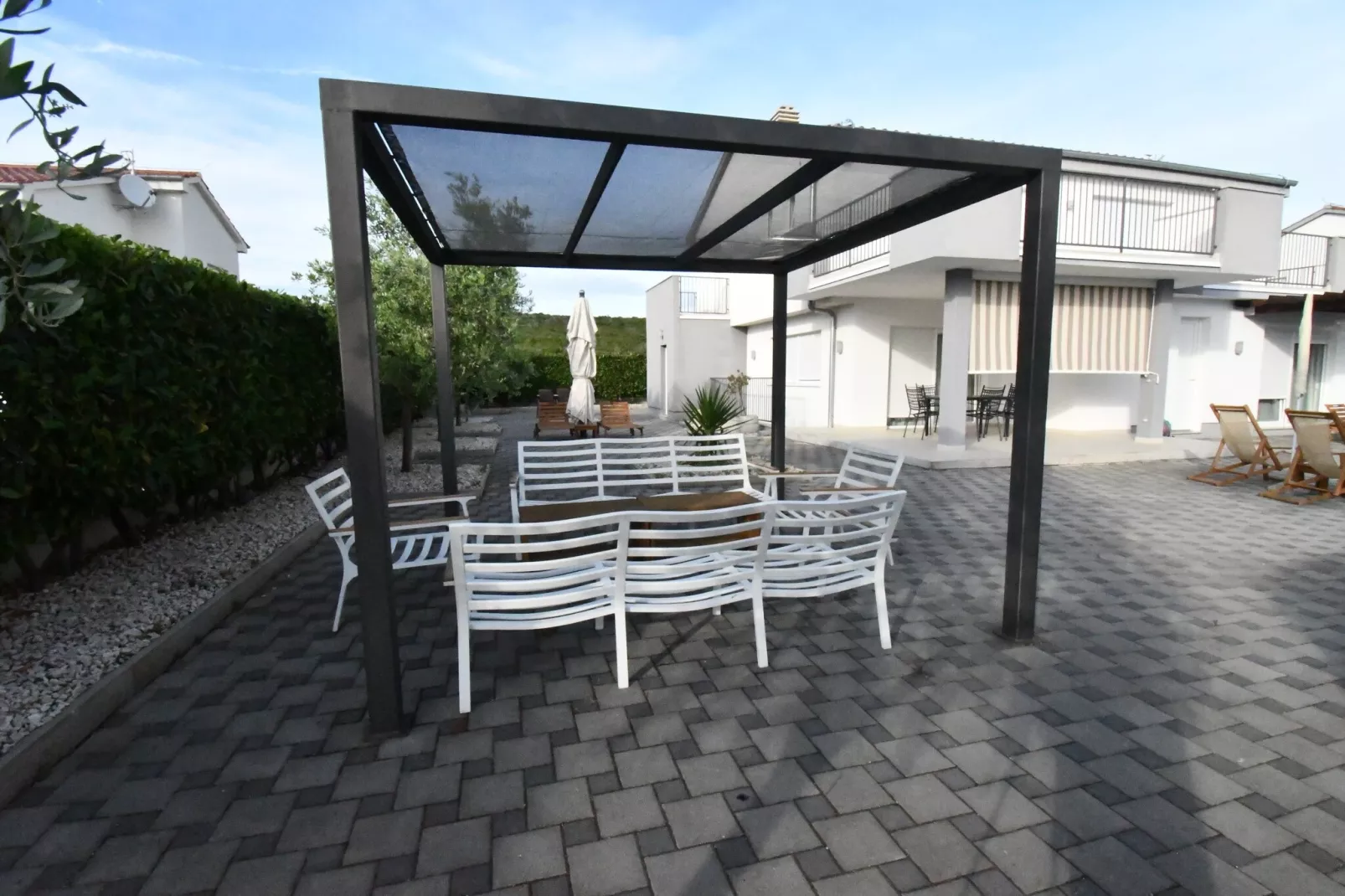 Luxury Escape with Swimming Pool & Modern Design -Deluxe Four Bedroom Villa with Private Pool (Villa 6)-Buitenlucht