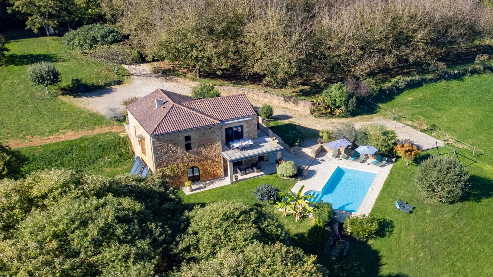 La Roque Haute-Buitenkant zomer