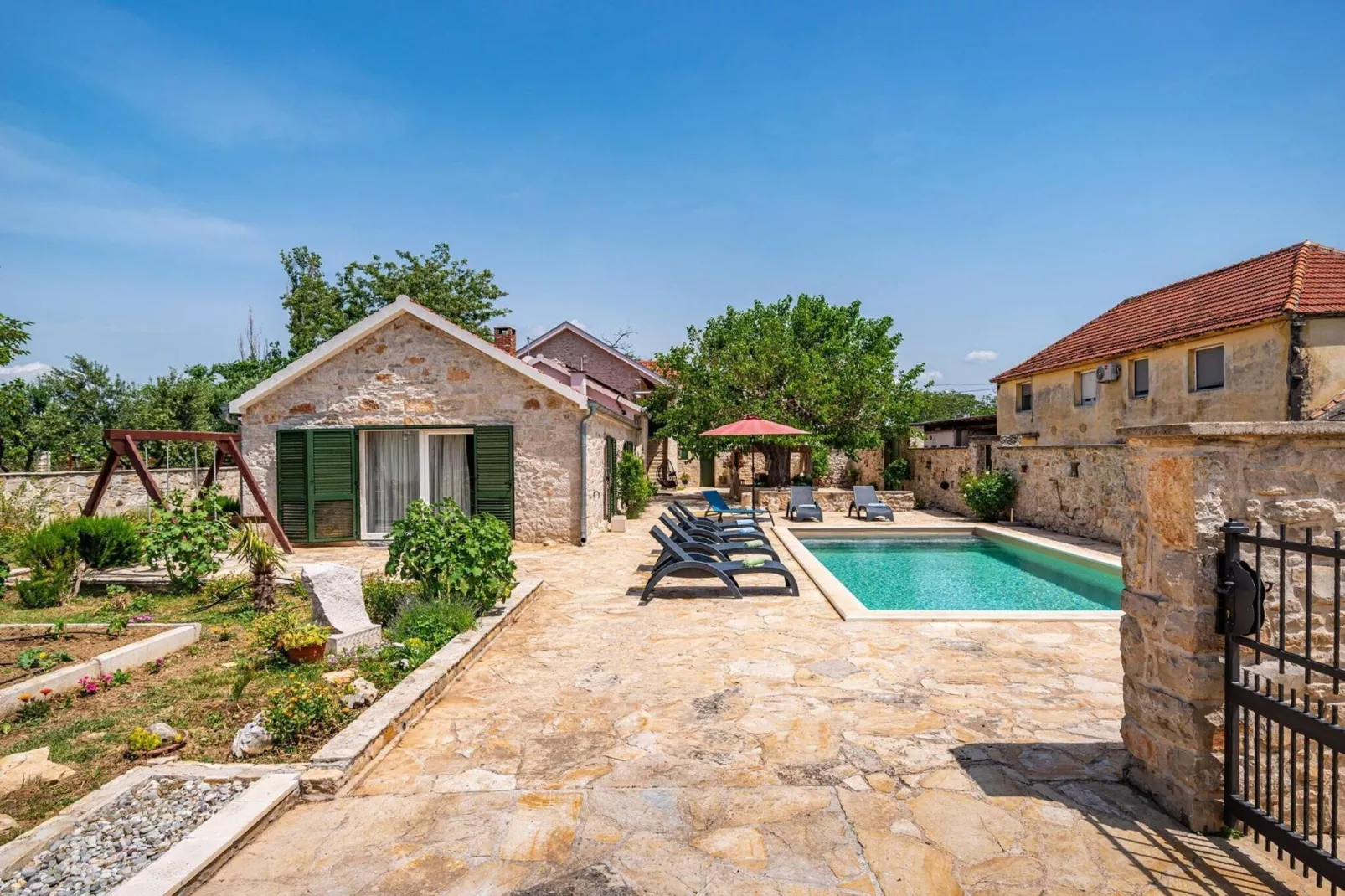 Authentic Villa Zvonko-Tuinen zomer