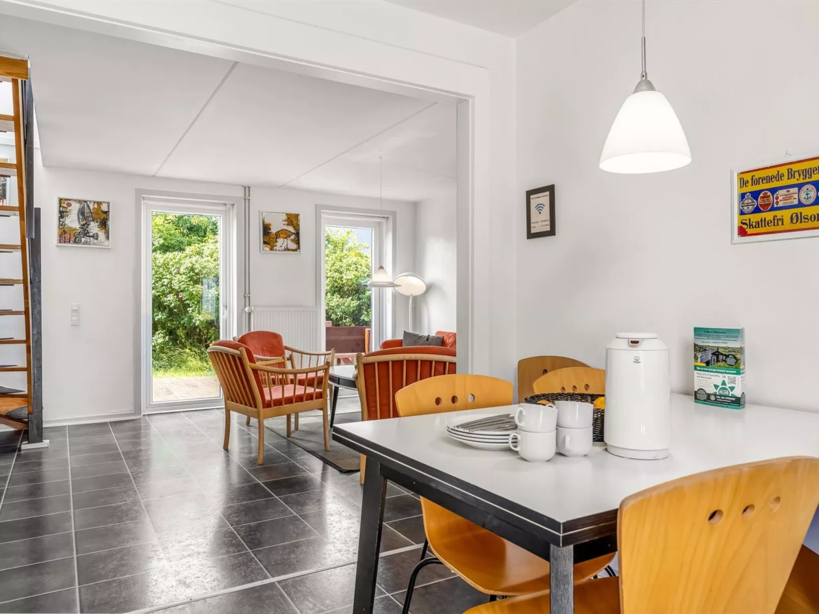 "Edly" - 2.3km from the sea-Binnen