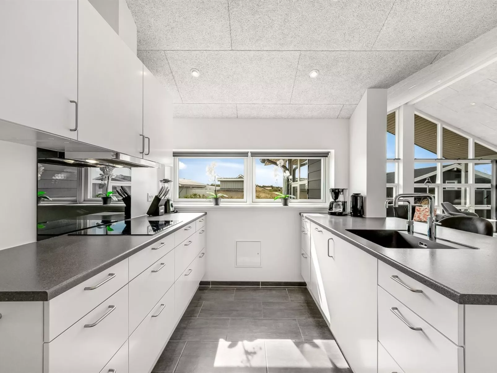 "Ennie" -  from the sea-Binnen