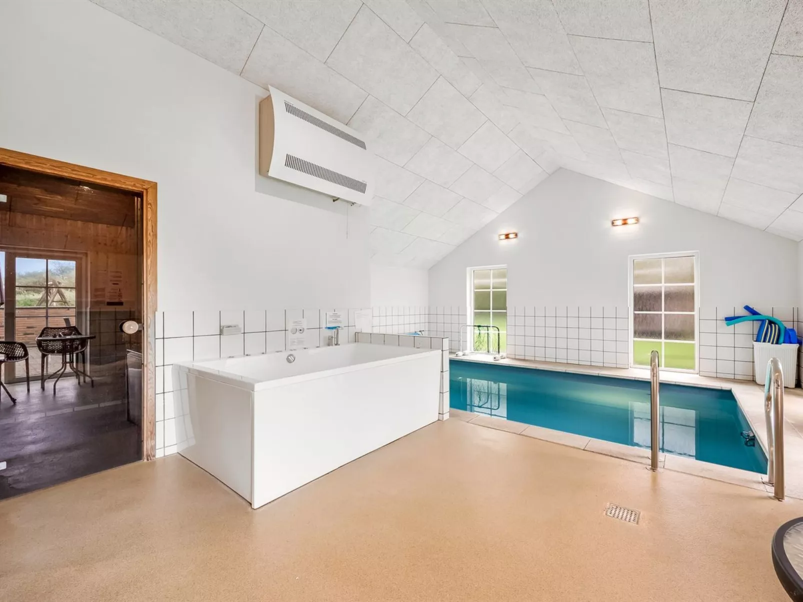 "Benthe" -  from the sea-Binnen