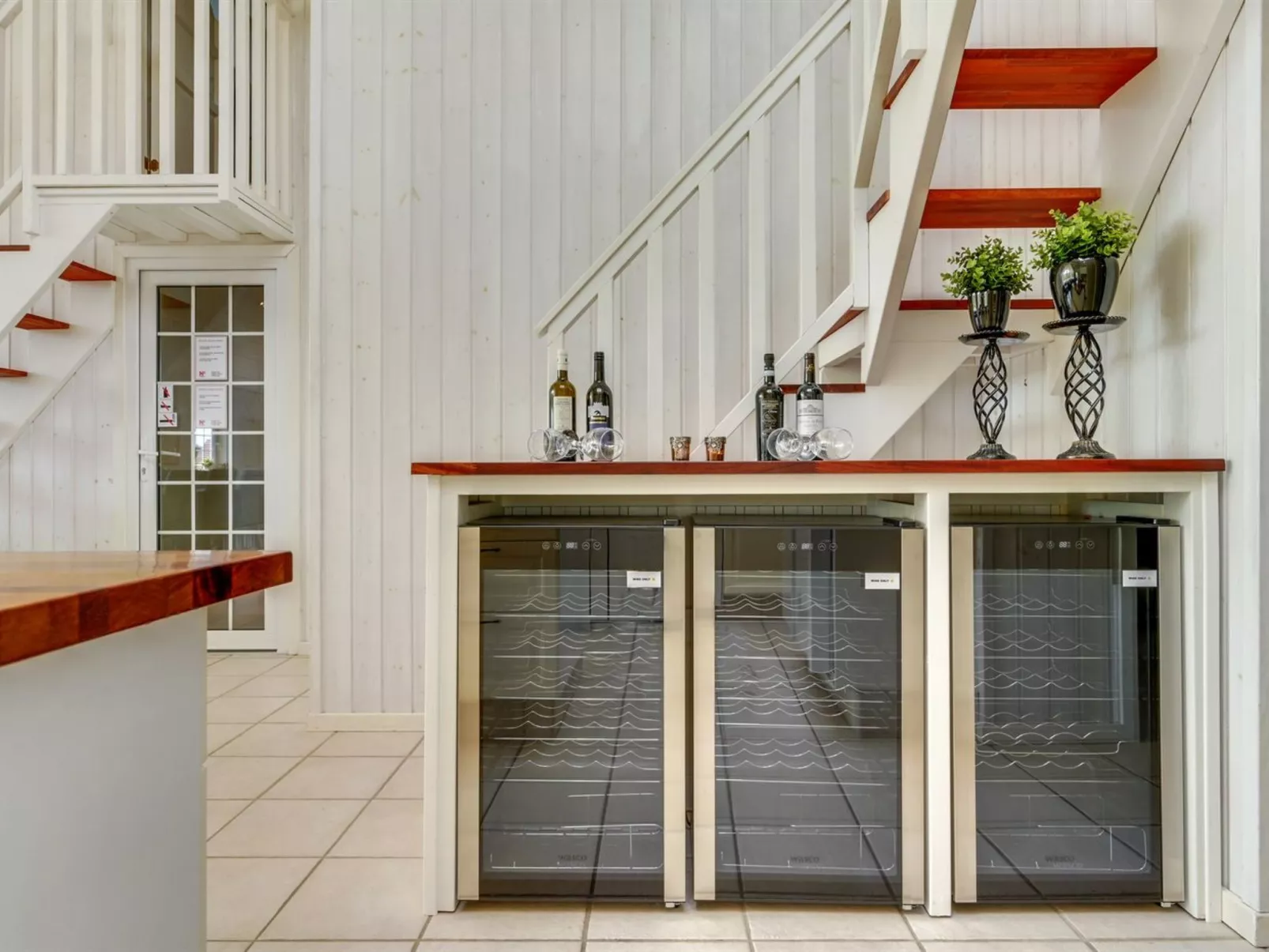 "Emelita" - 900m from the sea-Binnen