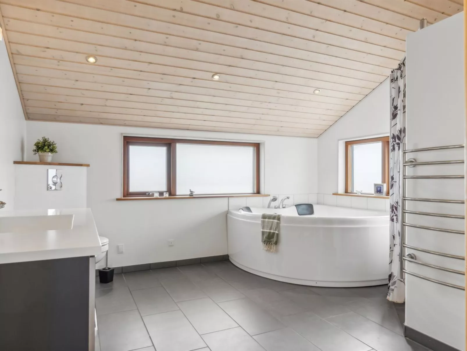 "Finna" - 1km from the sea-Binnen