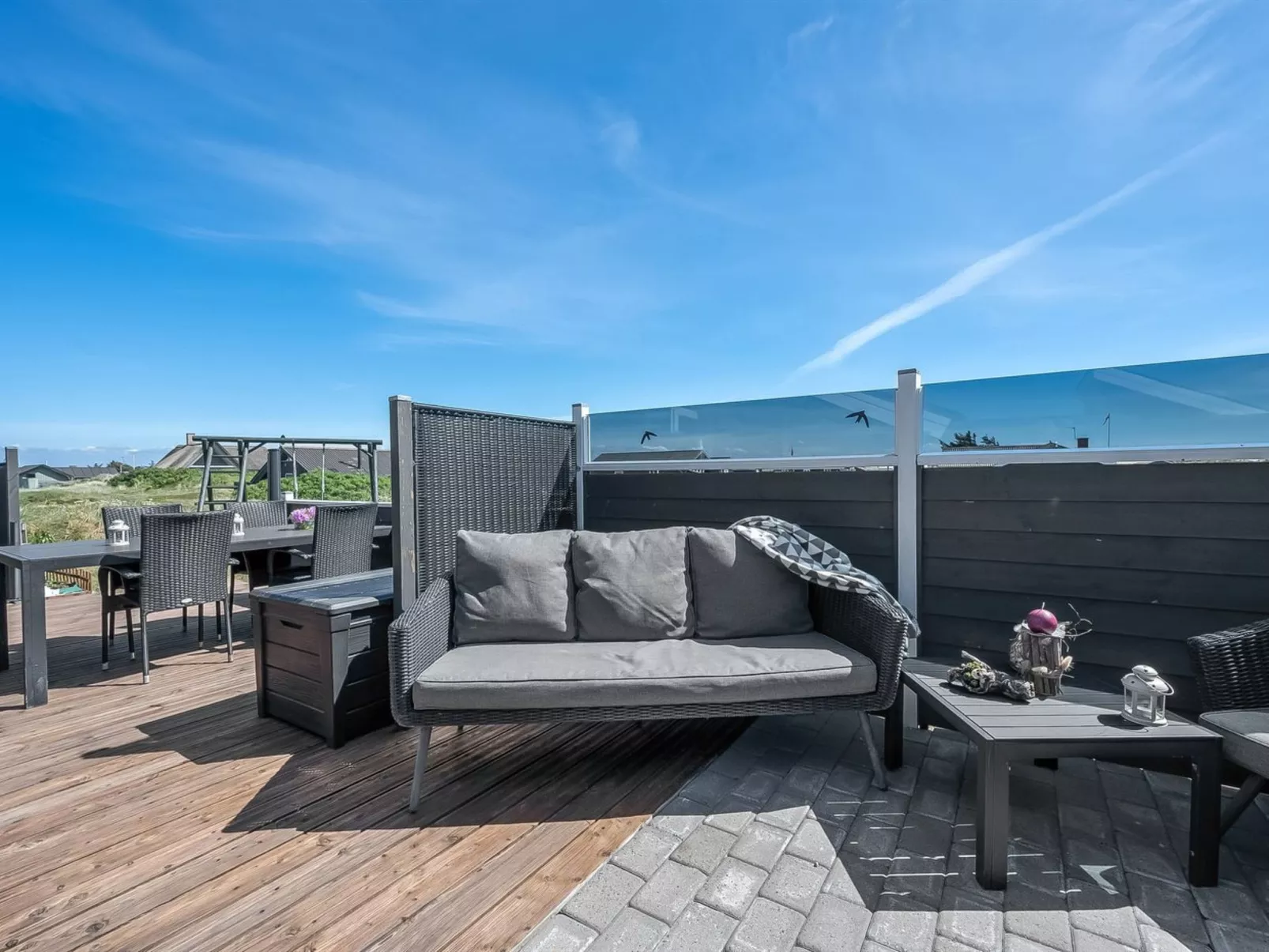 "Henning" -  from the sea-Buiten