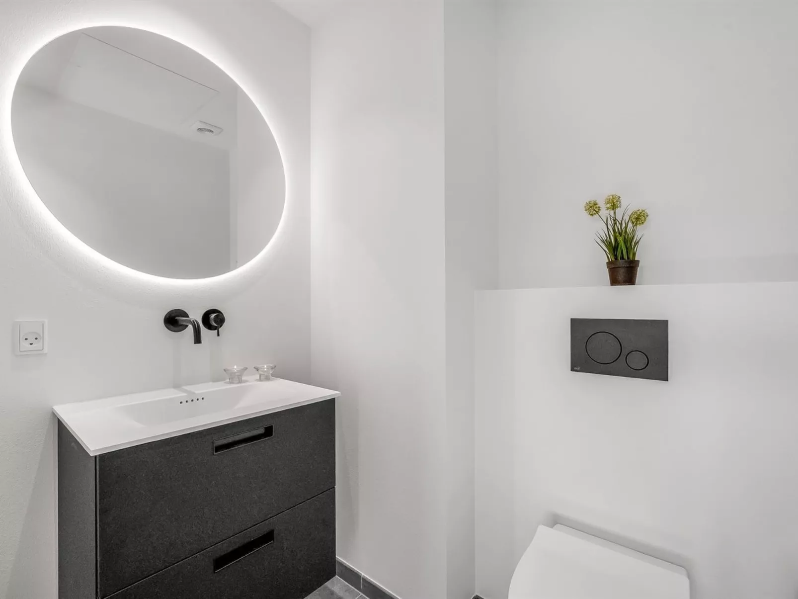 "Maximiliane" -  from the sea-Binnen