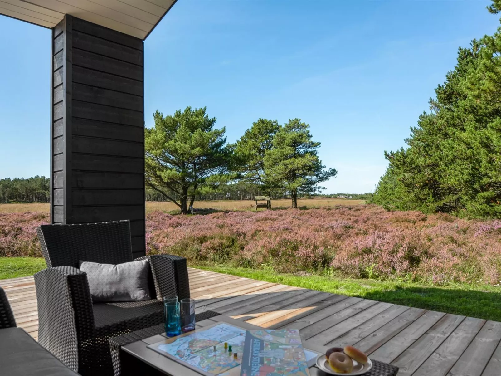 "Tea" - 2.7km from the sea-Buiten