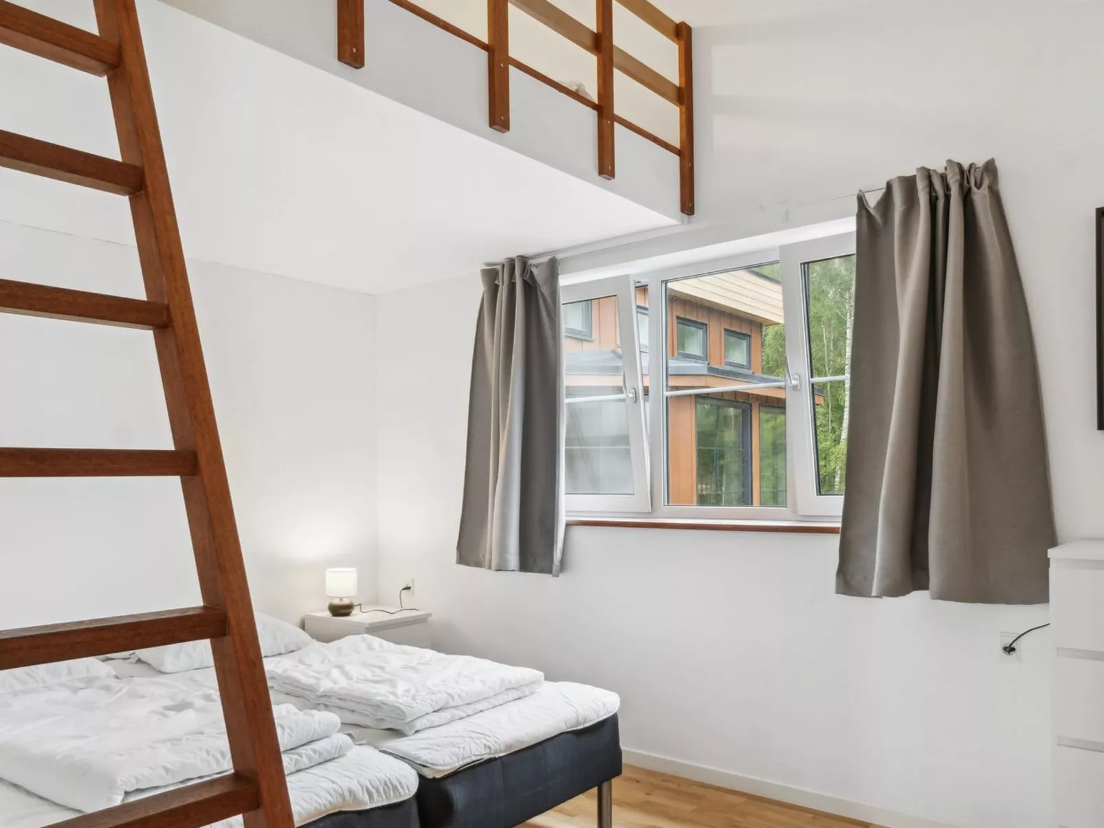 "Bjarka" - 700m from the sea-Binnen