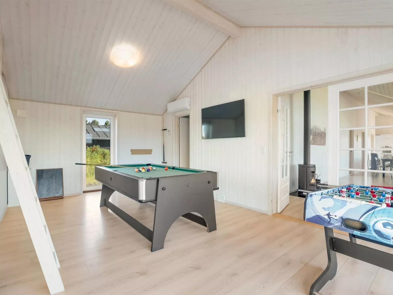 "Kiersten" - 800m from the sea-Binnen