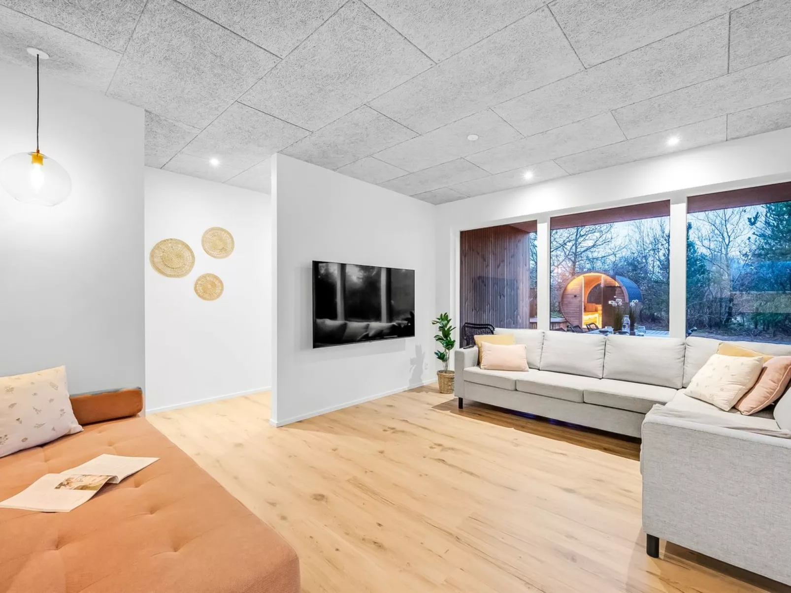 "Liutulf" - 350m to the fjord-Binnen