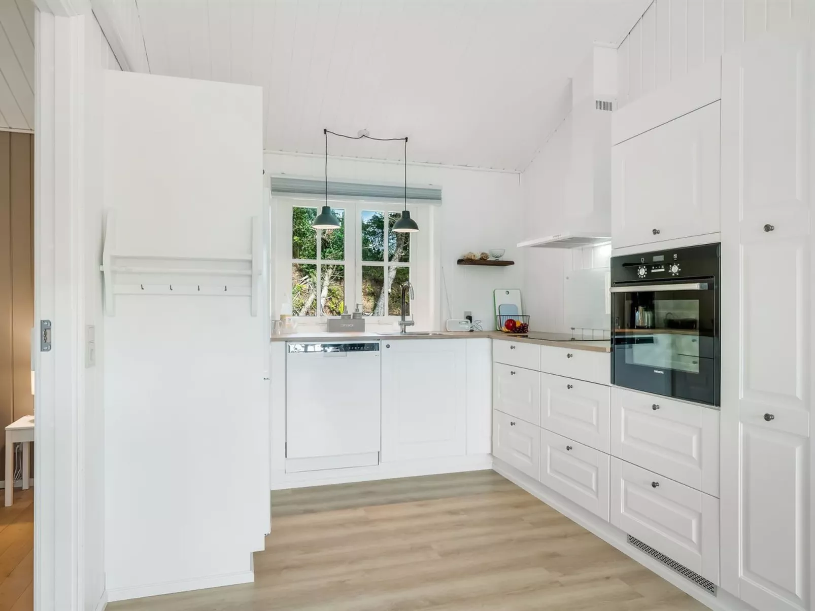 "Thorgny" - 350m to the fjord-Binnen