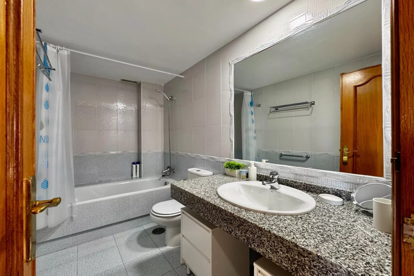 Alojamiento turístico Golf Center 13-Badkamer