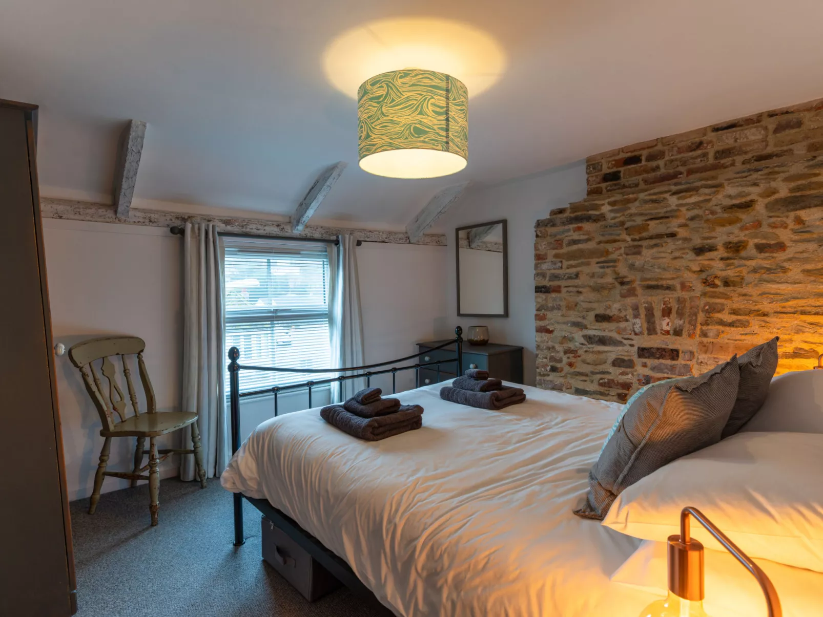 Old Harbour Cottage-Binnen