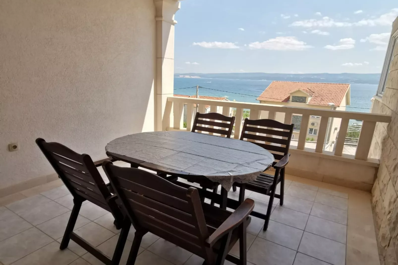 Three Bedroom Apartment with Terrace and  Sea View-Terras