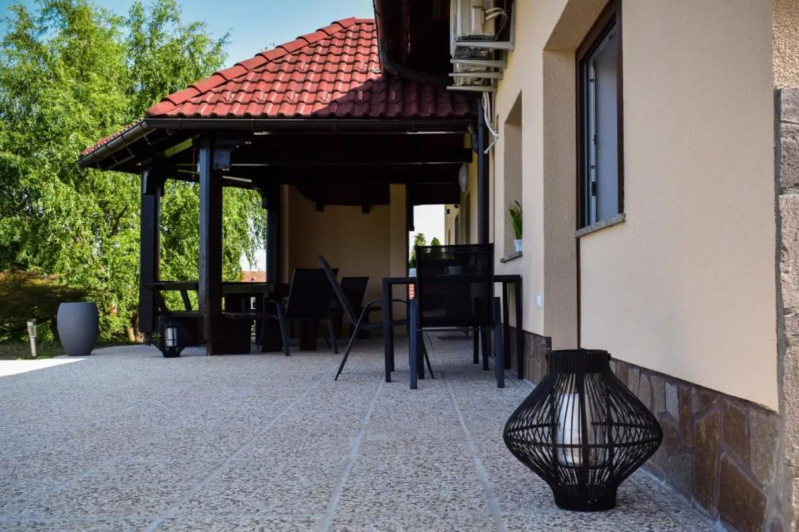 Zevnik Quiet Retreat with Stunning Views and Equestrian Activities - One Bedroom Apartment-Buitenlucht