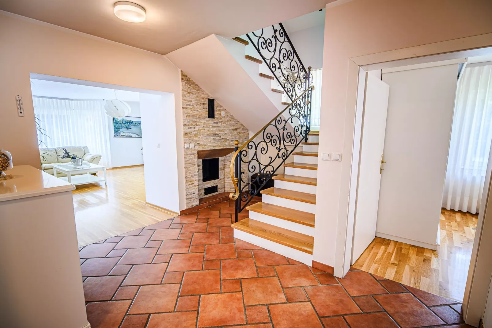 Stunning Rural Holiday Home with Garden and BBQ -  Four Bedroom Holiday Home-Trap