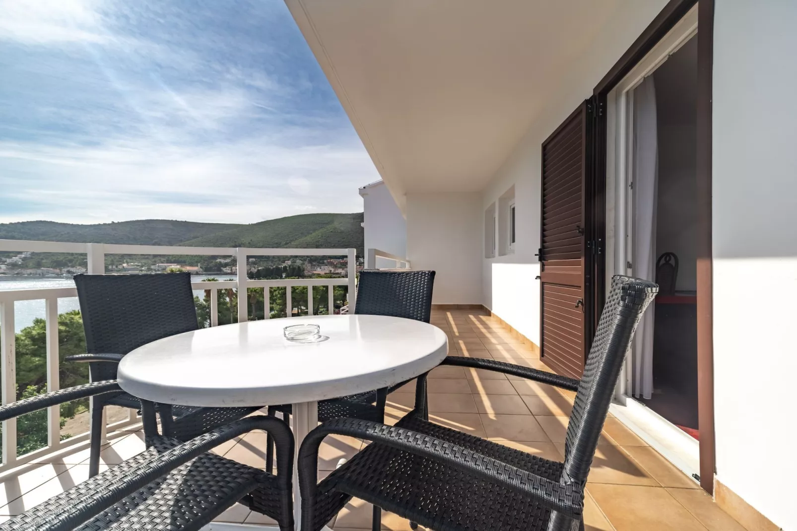 Hotel Issa - Double Room Sea View 10 - Terrasbalkon